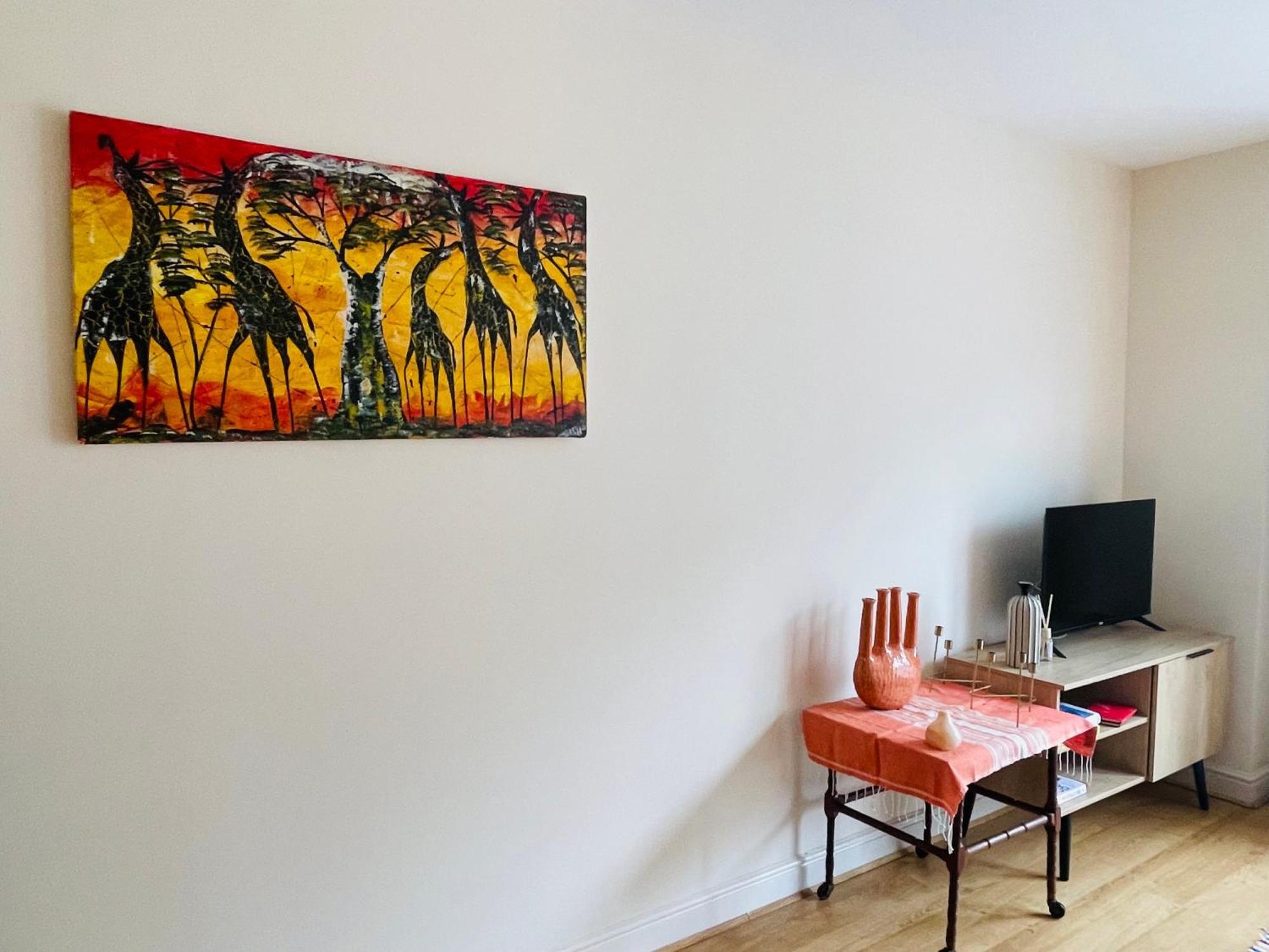 Bright Fun Relaxing Apartment In The Heart Of Epsom Exterior photo