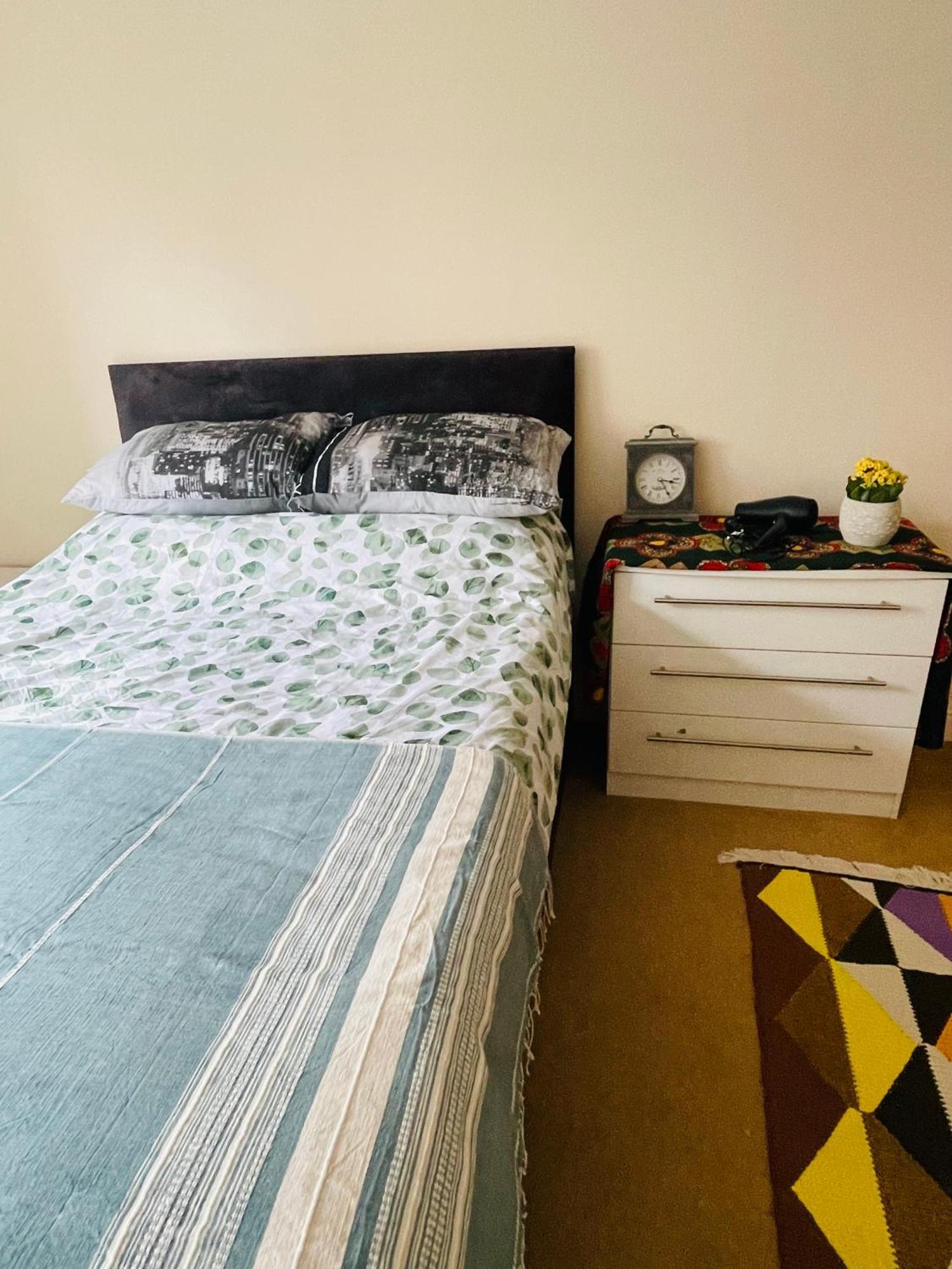 Bright Fun Relaxing Apartment In The Heart Of Epsom Exterior photo